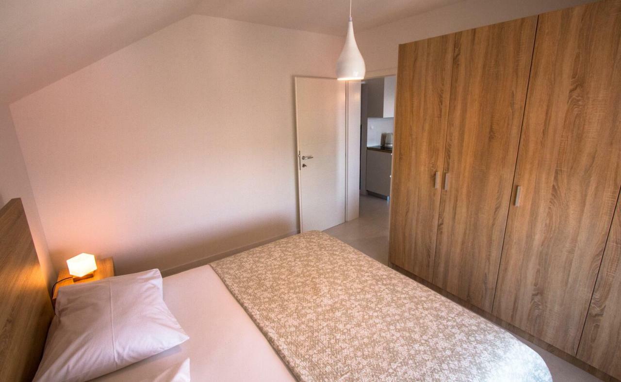 Ceratonia Apartments Loviste Exterior photo